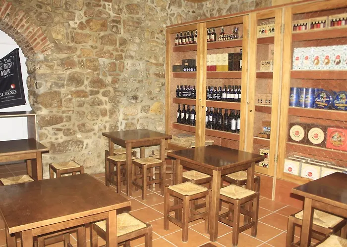 Se Velha Hostel Coimbra